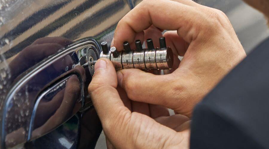 Professional residential roofers in Malibu, CA